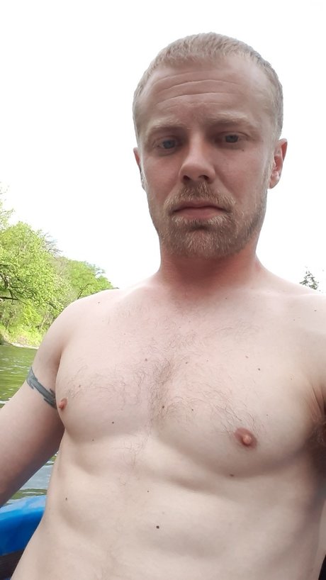 Foto desnuda filtrada de OnlyFans de Bh