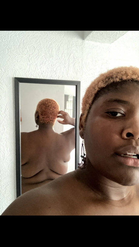 Foto desnuda filtrada de OnlyFans de Leigh