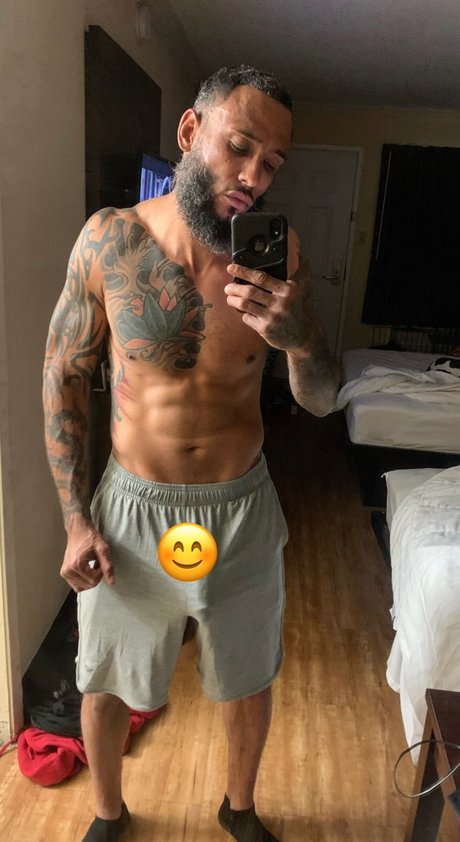 Foto desnuda filtrada de OnlyFans de Cumtroke254