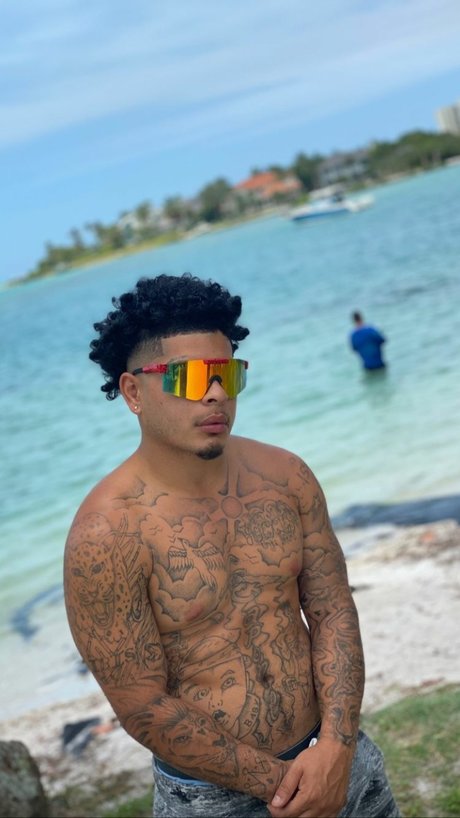 Foto desnuda filtrada de OnlyFans de Cubansinsation