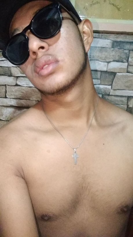 Foto desnuda filtrada de OnlyFans de Levi Hatn