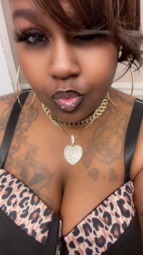 Nikkicash25