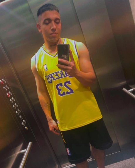 Foto desnuda filtrada de OnlyFans de Nicolas