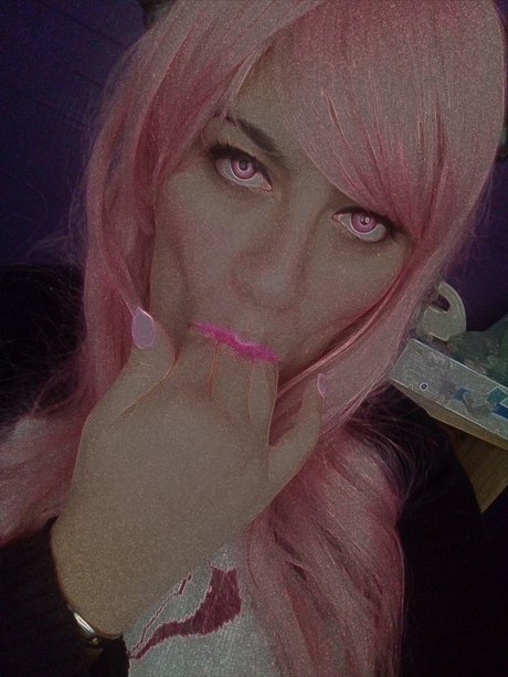 Nida M I L F