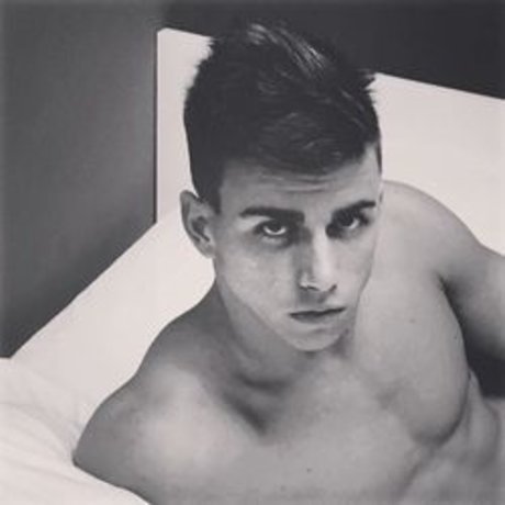 Foto desnuda filtrada de OnlyFans de M3w2