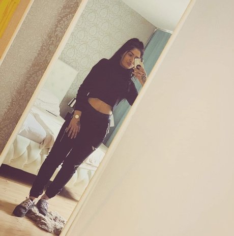 Foto desnuda filtrada de OnlyFans de Bruneta Sexy