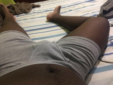 Foto desnuda filtrada de OnlyFans de Jamaican Sissy Girl