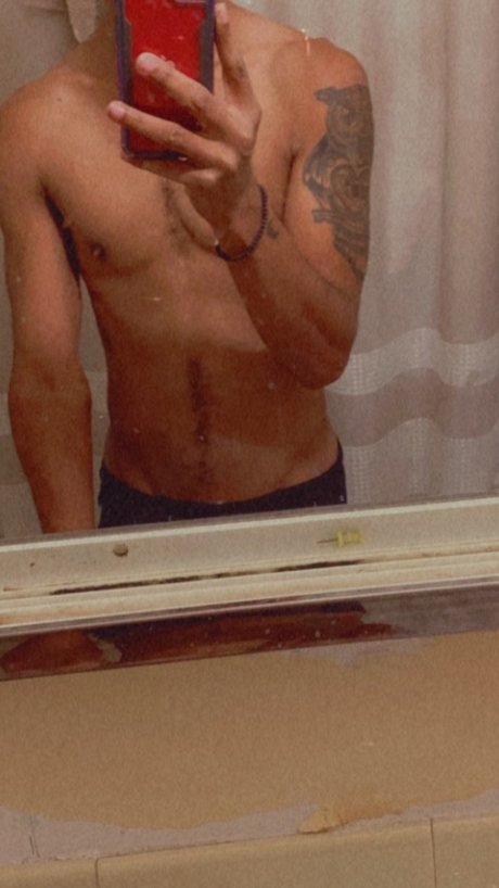 Foto desnuda filtrada de OnlyFans de Josh