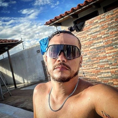 Foto desnuda filtrada de OnlyFans de Juan Enrique Salazar