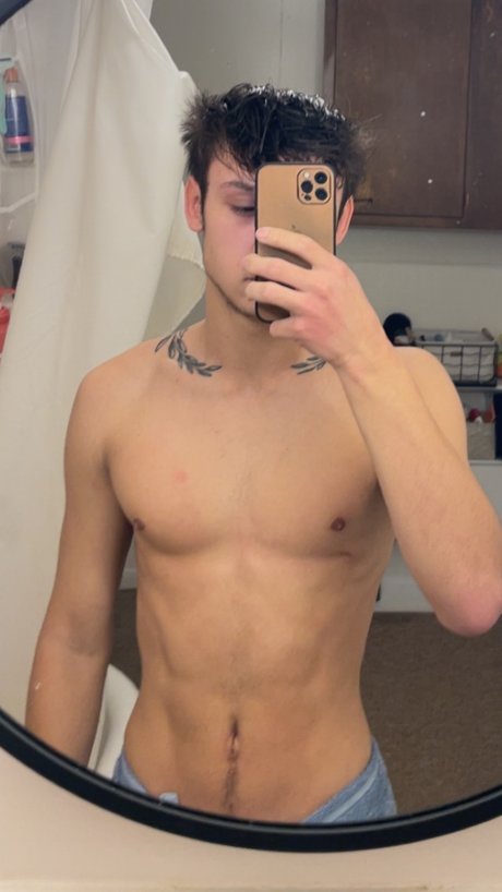 Foto desnuda filtrada de OnlyFans de Noah Bentley