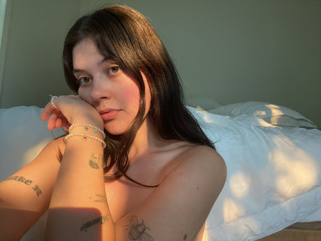 Foto desnuda filtrada de OnlyFans de Maze