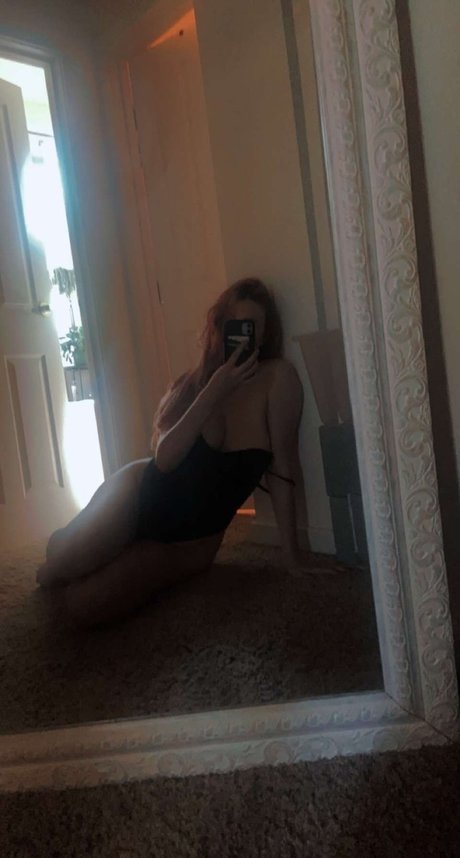 Foto desnuda filtrada de OnlyFans de Aurora Celeste