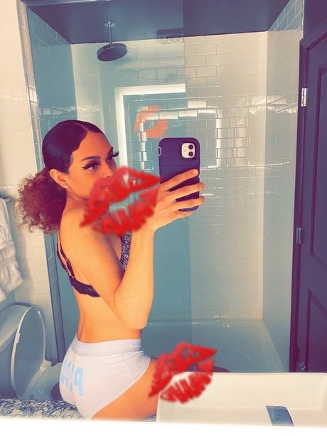 Foto desnuda filtrada de OnlyFans de Alexis Dinero