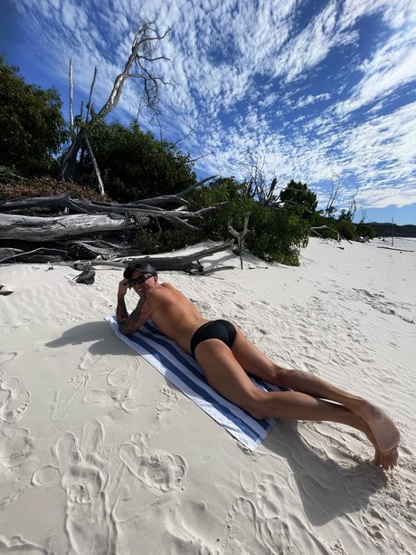 Foto desnuda filtrada de OnlyFans de Aussie Troy