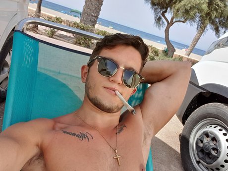 Foto desnuda filtrada de OnlyFans de Alejandro