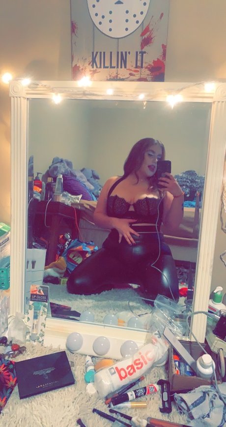 Foto desnuda filtrada de OnlyFans de Misery