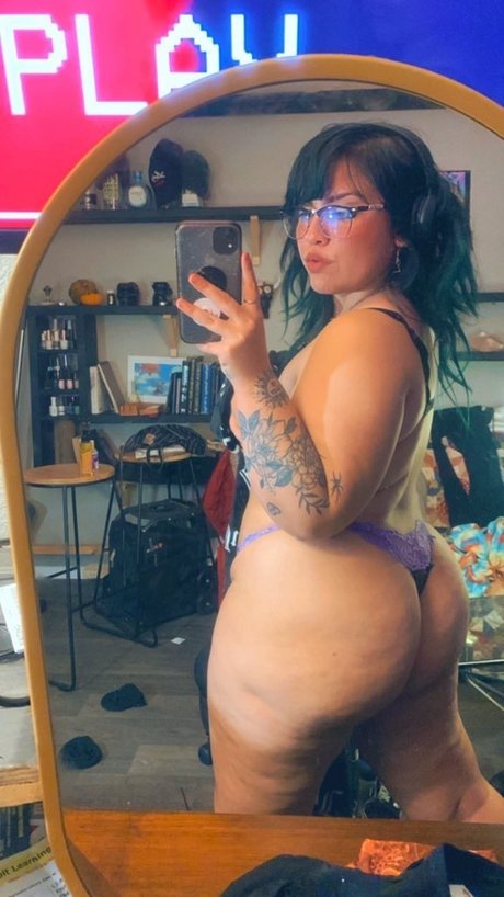 Foto desnuda filtrada de OnlyFans de Heximonia Alexandra Von 