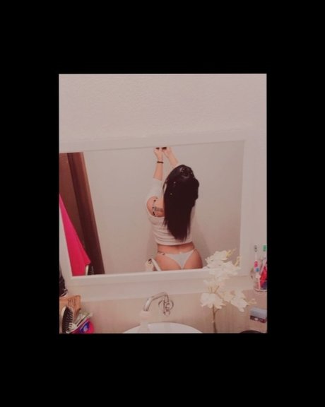 Foto desnuda filtrada de OnlyFans de Nirvana