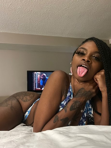 Foto desnuda filtrada de OnlyFans de Slime Thick With A Phat Click