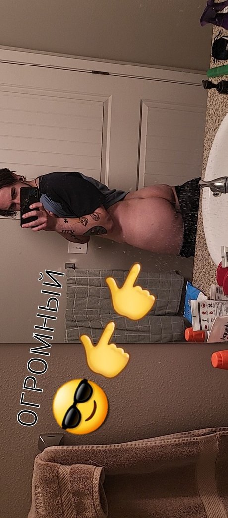 Foto desnuda filtrada de OnlyFans de Nikolai