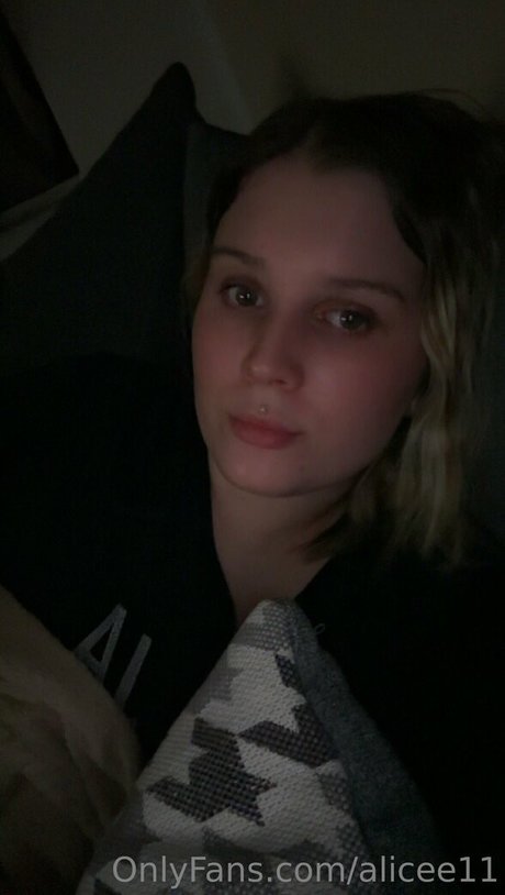 Foto desnuda filtrada de OnlyFans de Alicee11