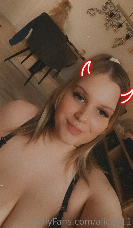 Foto desnuda filtrada de OnlyFans de Alicee11