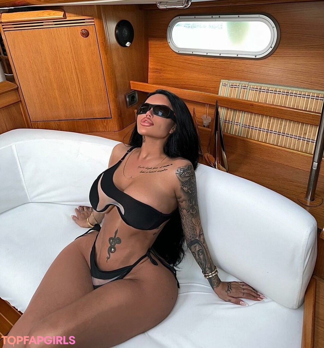 Foto desnuda filtrada de OnlyFans de Enise Sude #41 Foto desnuda filtrada de OnlyFans de Enise Sude #41