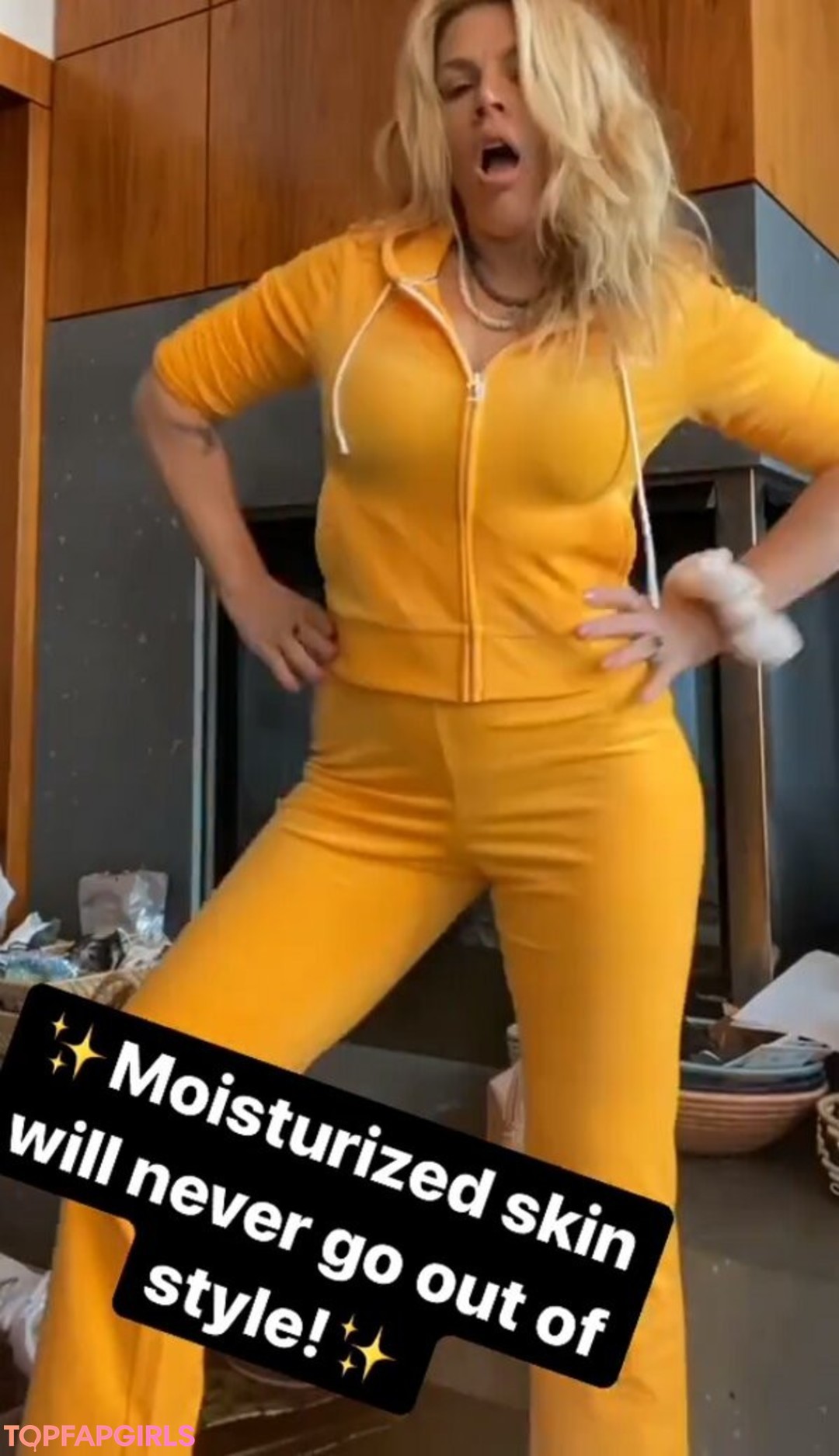 Foto desnuda filtrada de OnlyFans de Busy Phillips #101 Foto desnuda filtrada de OnlyFans de Busy Phillips #101