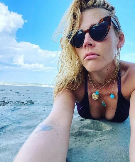 Foto desnuda filtrada de OnlyFans de Busy Phillips