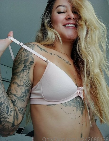 Foto desnuda filtrada de OnlyFans de Alicia1ray