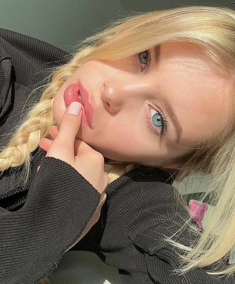 Foto desnuda filtrada de OnlyFans de Alla Bruletova
