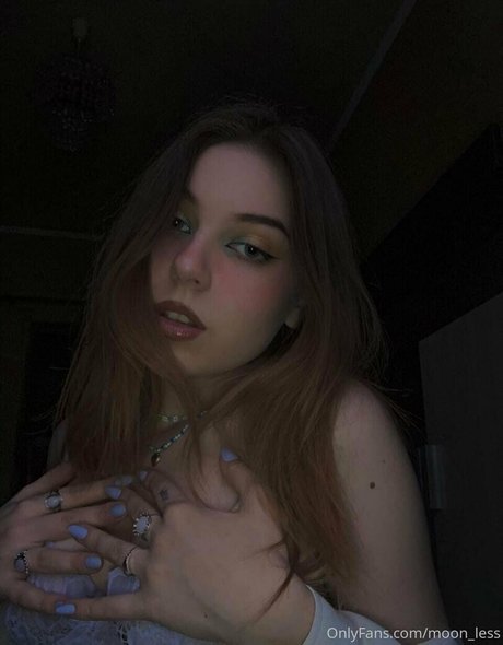 Foto desnuda filtrada de OnlyFans de Moonless