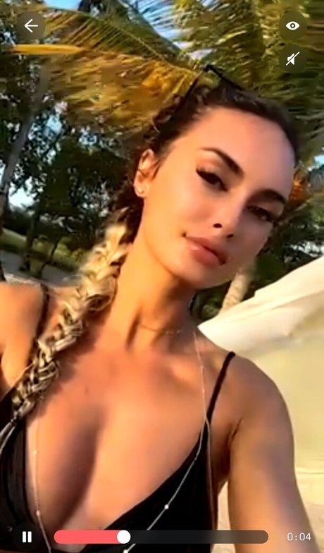 Foto desnuda filtrada de OnlyFans de Julia Rose