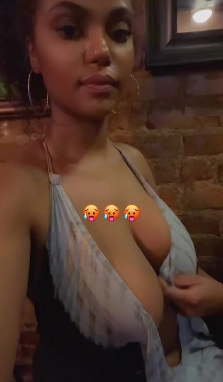 Foto desnuda filtrada de OnlyFans de Sophia Cardinez