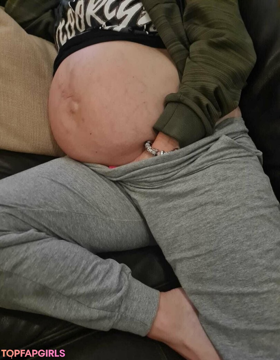 Foto desnuda filtrada de OnlyFans de Prettypregnant35 #11 Foto desnuda filtrada de OnlyFans de Prettypregnant35 #11