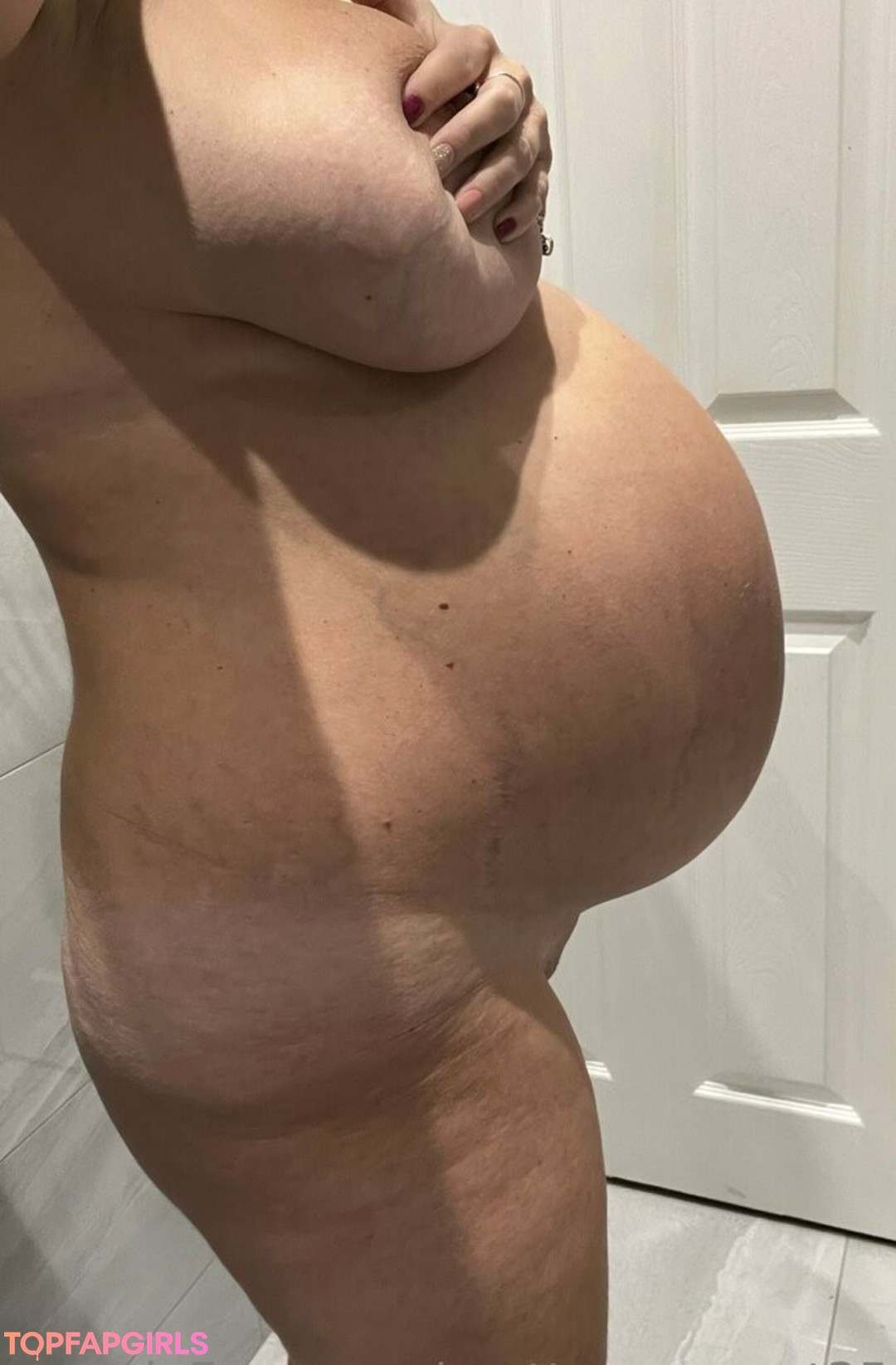 Foto desnuda filtrada de OnlyFans de Prettypregnant35 #205 Foto desnuda filtrada de OnlyFans de Prettypregnant35 #205