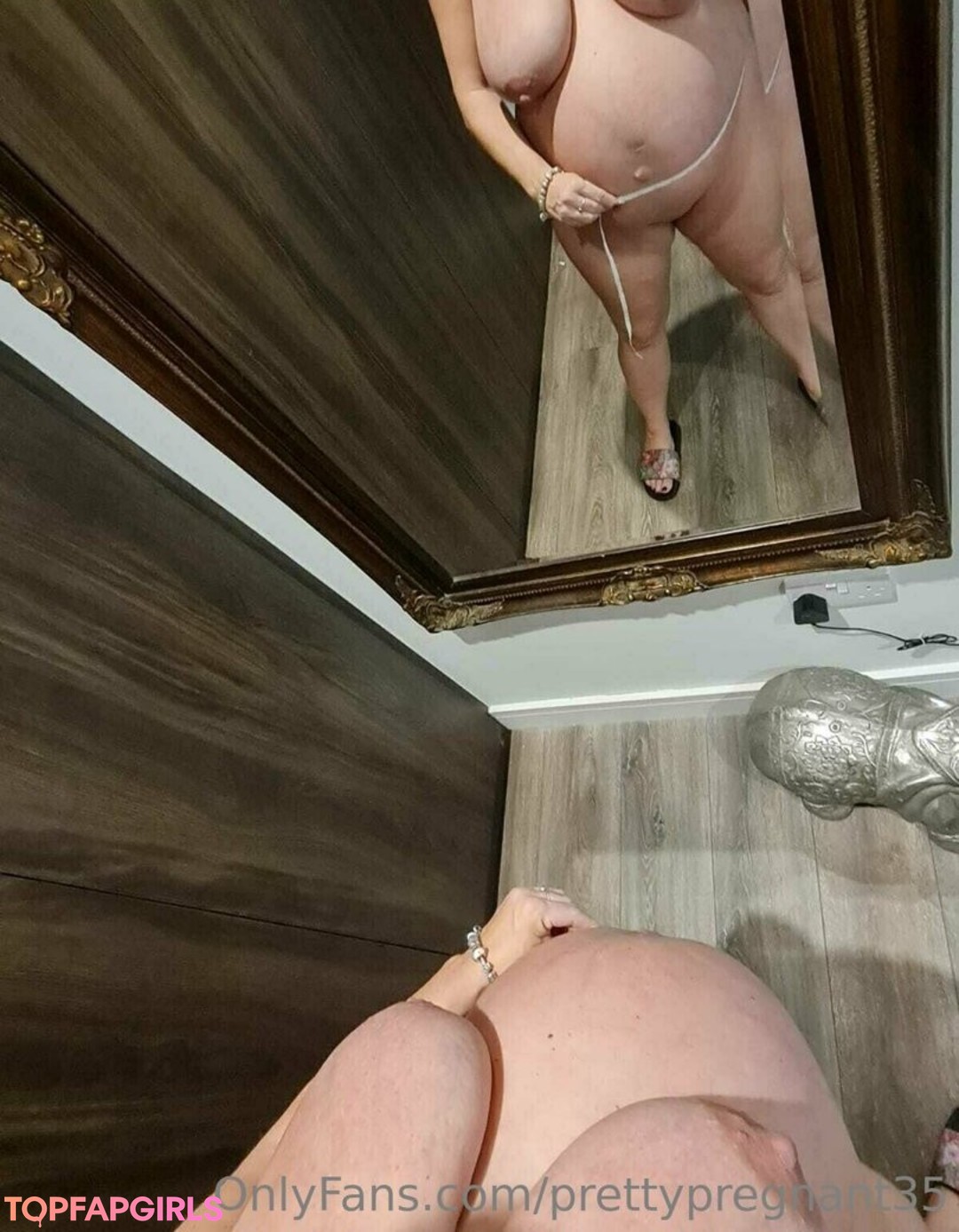 Foto desnuda filtrada de OnlyFans de Prettypregnant35 #208 Foto desnuda filtrada de OnlyFans de Prettypregnant35 #208
