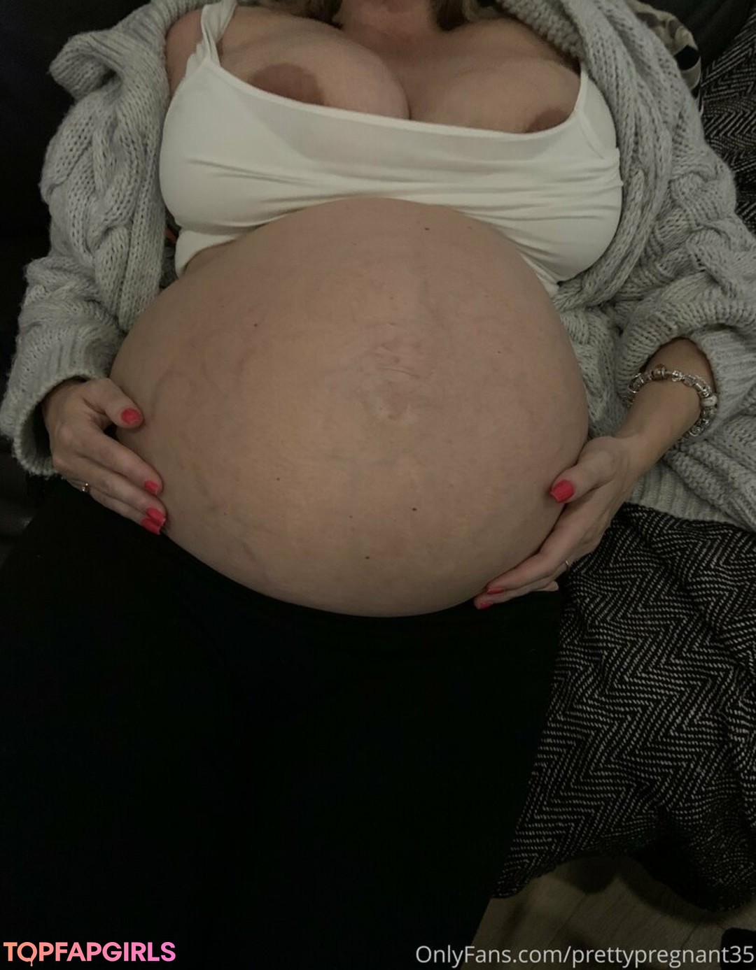 Foto desnuda filtrada de OnlyFans de Prettypregnant35 #36 Foto desnuda filtrada de OnlyFans de Prettypregnant35 #36