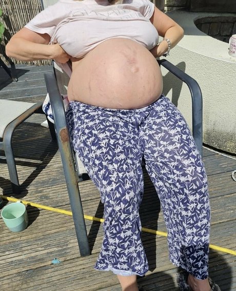 Foto desnuda filtrada de OnlyFans de Prettypregnant35