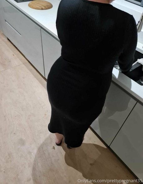 Foto desnuda filtrada de OnlyFans de Prettypregnant35