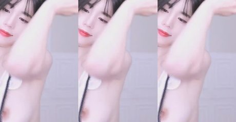 Foto desnuda filtrada de OnlyFans de Hjhj1004