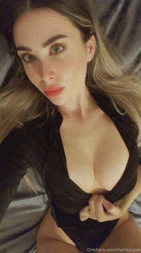 Foto desnuda filtrada de OnlyFans de Charliejoyjoe