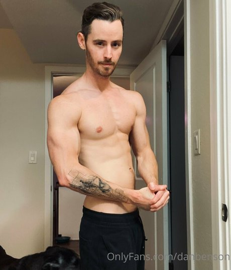 Foto desnuda filtrada de OnlyFans de Danbenson