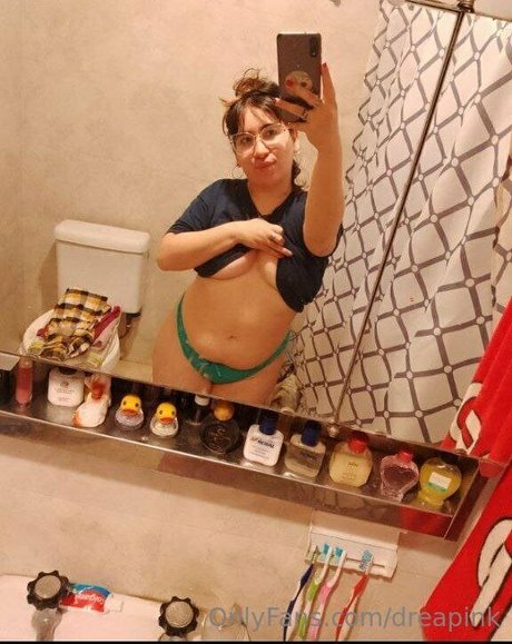 Foto desnuda filtrada de OnlyFans de Dreapink