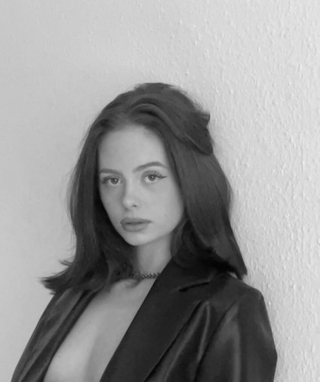 Aja Viola