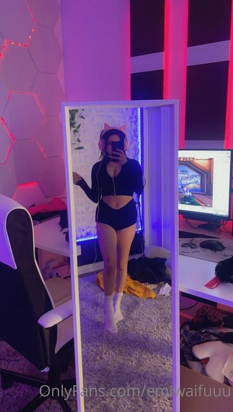 Foto desnuda filtrada de OnlyFans de Emiserinaa