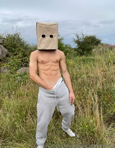 Foto desnuda filtrada de OnlyFans de Paperbagfree