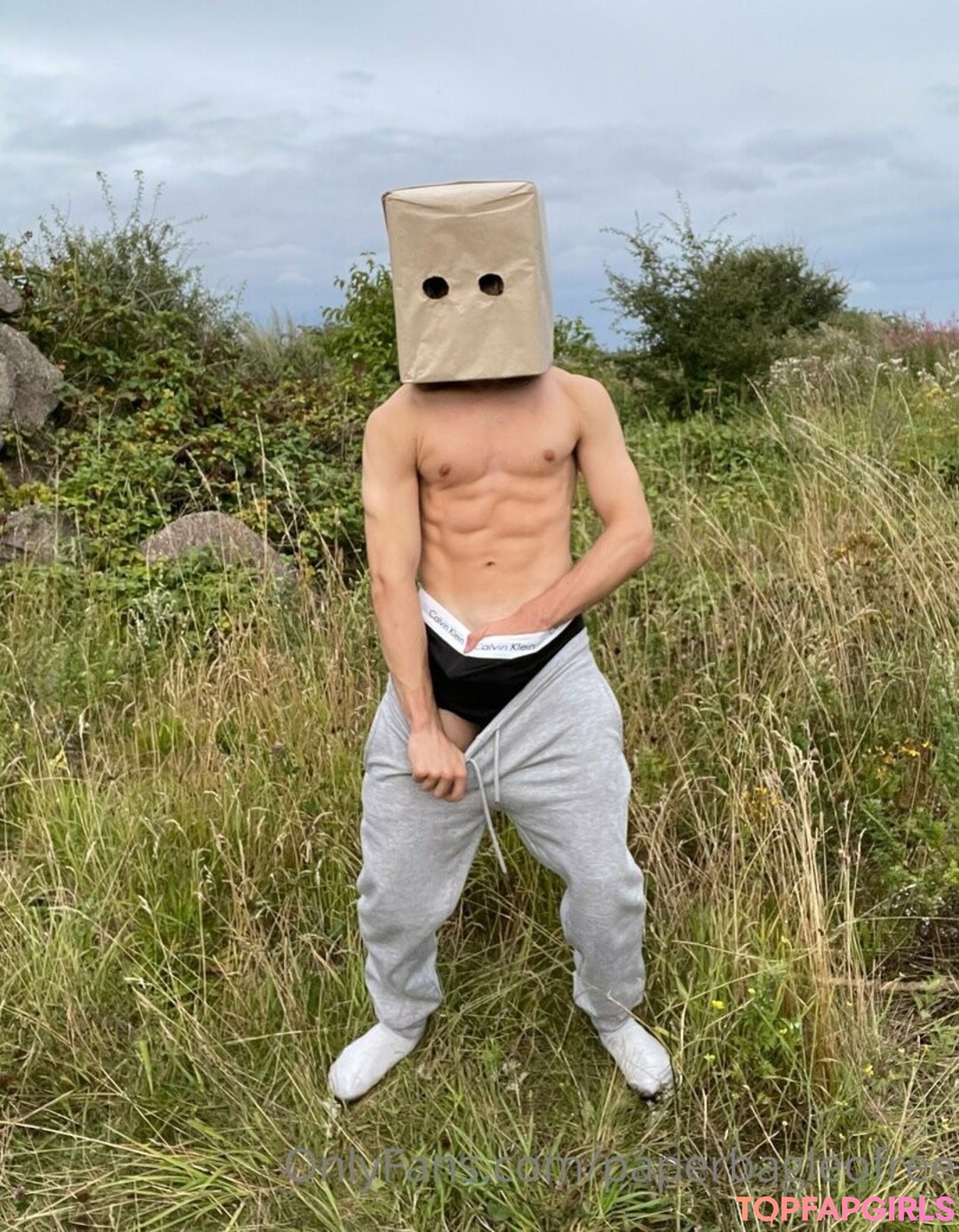 Foto desnuda filtrada de OnlyFans de Paperbagfree #29 Foto desnuda filtrada de OnlyFans de Paperbagfree #29