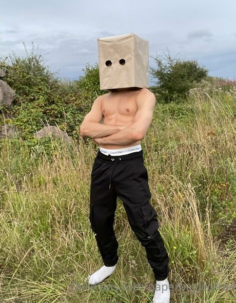 Foto desnuda filtrada de OnlyFans de Paperbagfree