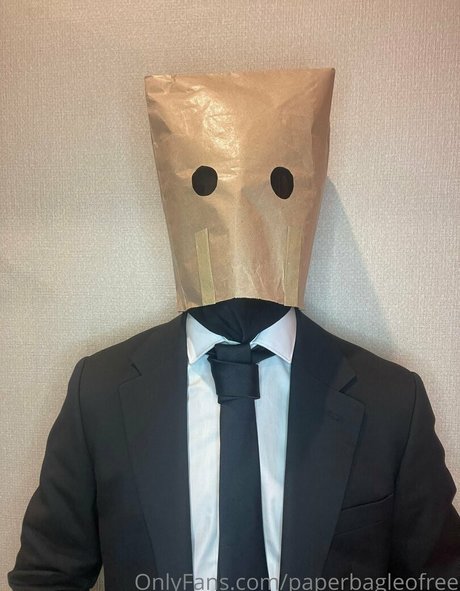 Foto desnuda filtrada de OnlyFans de Paperbagfree